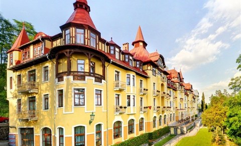 Grandhotel Praha **** - Tatranská Lomnica - exteriér - leto